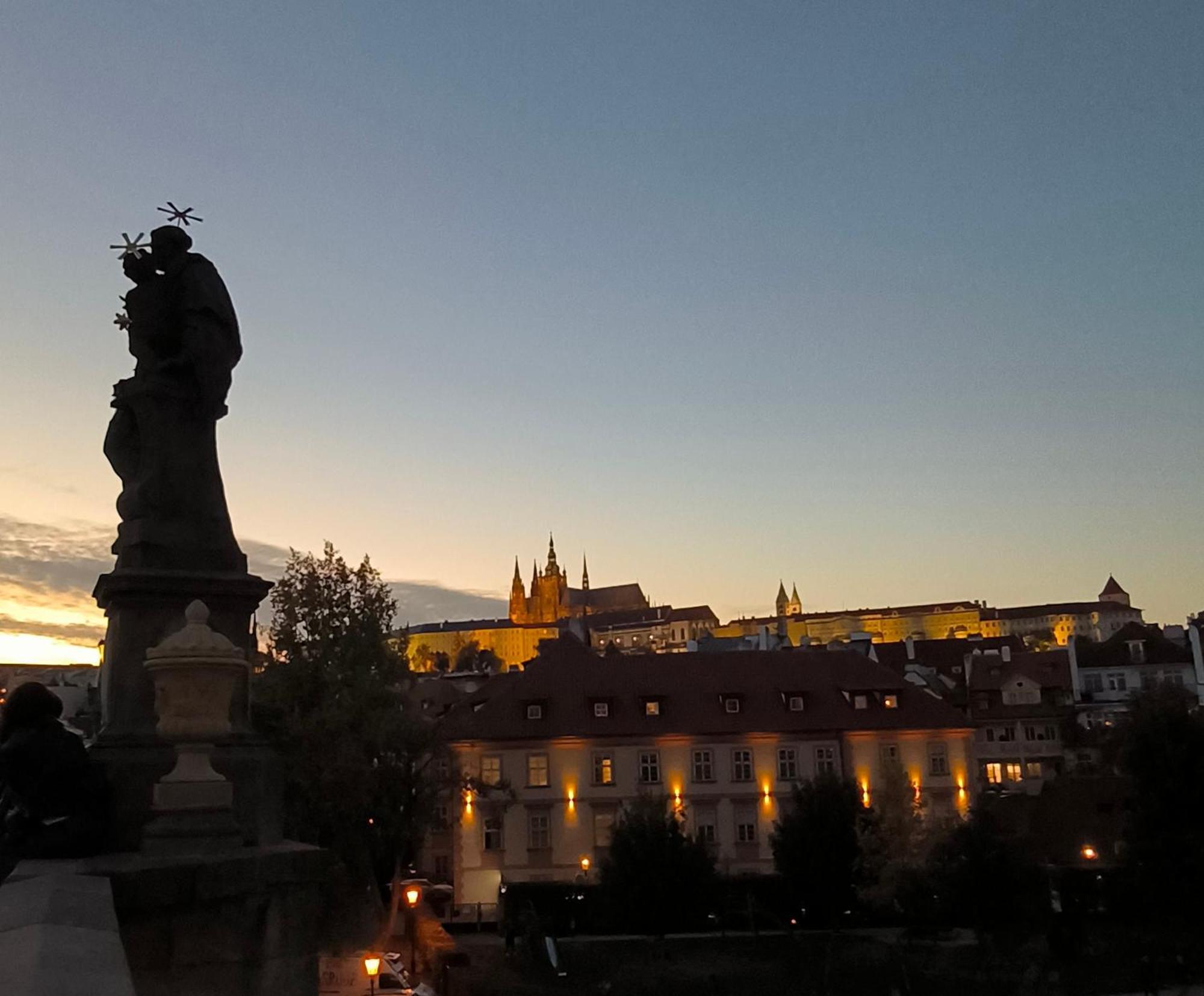 Valentinka Minutes Away From Charles Bridge * Praha